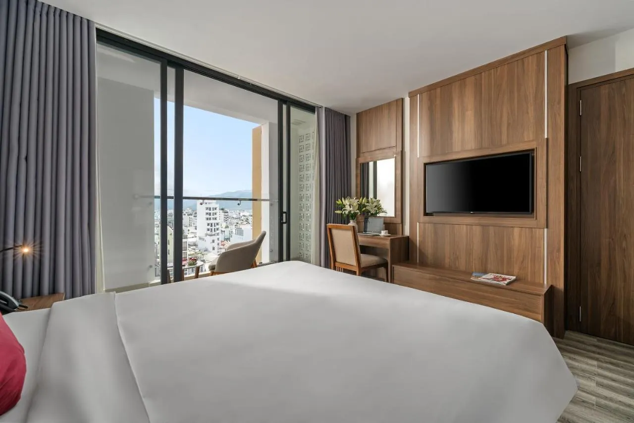 Merlot Hotel Nha Trang 4*,